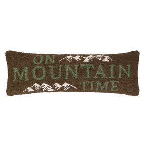 On Mountain Time Peking Handicraft latchhook pillow
